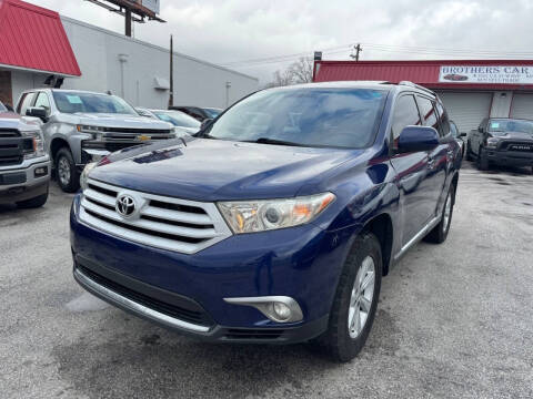 2013 Toyota Highlander SE