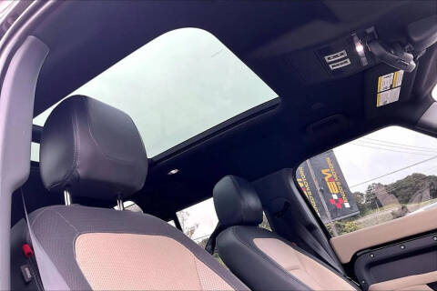 2022 Land Rover Defender 110 X-Dynamic SE