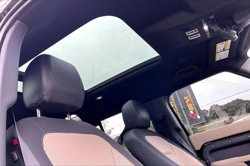 2022 Land Rover Defender 110 X-Dynamic SE