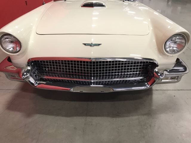 1957 Ford Thunderbird