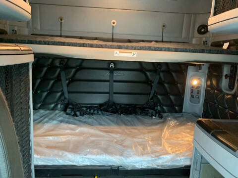 2010 Freightliner Columbia 120