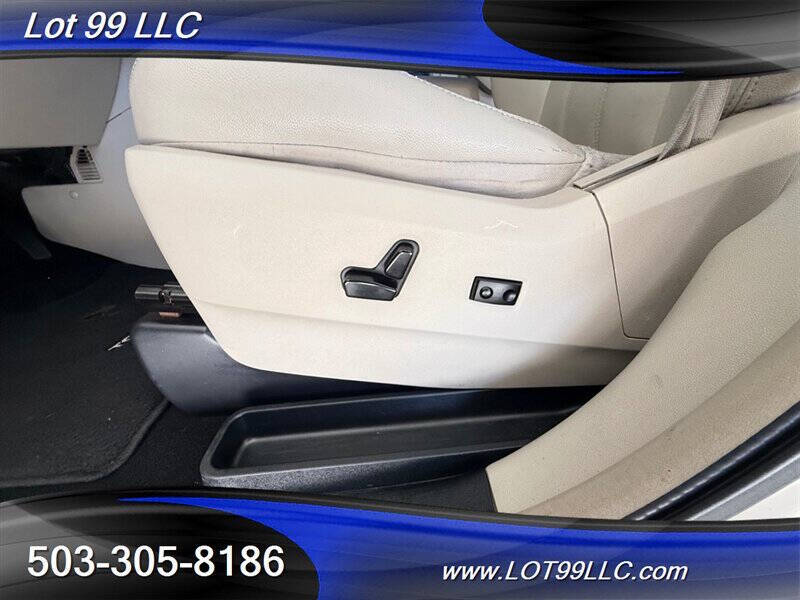 2013 Chrysler Town and Country Touring
