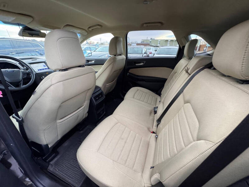 2020 Ford Edge SE