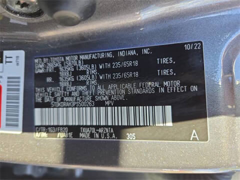 2023 Toyota Highlander LE