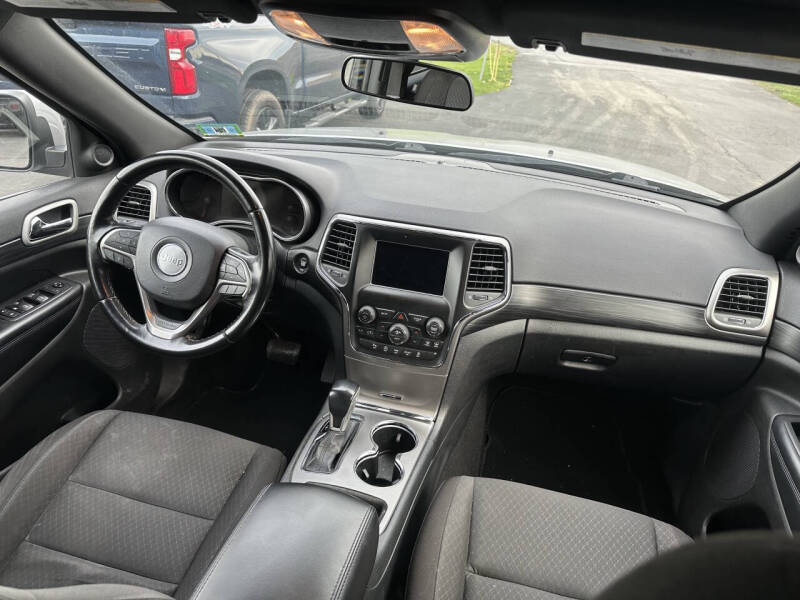 2020 Jeep Grand Cherokee Laredo E
