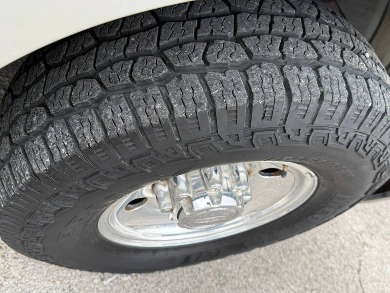 2005 Ford Excursion XLT