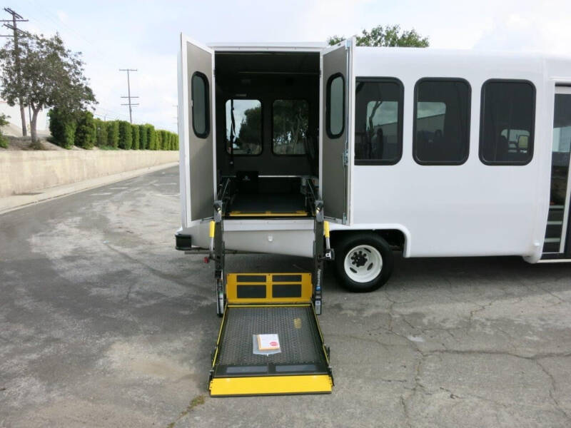 2024 Ford E-450