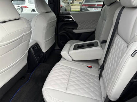 2025 Mitsubishi Outlander PHEV SEL