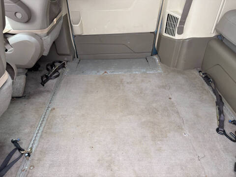 2010 Chrysler Town and Country Touring