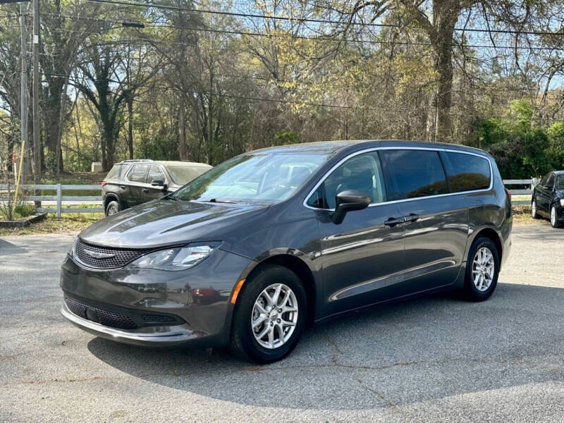 2022 Chrysler Voyager LX