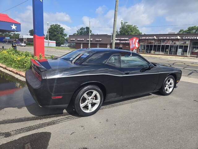 2013 Dodge Challenger SXT Plus