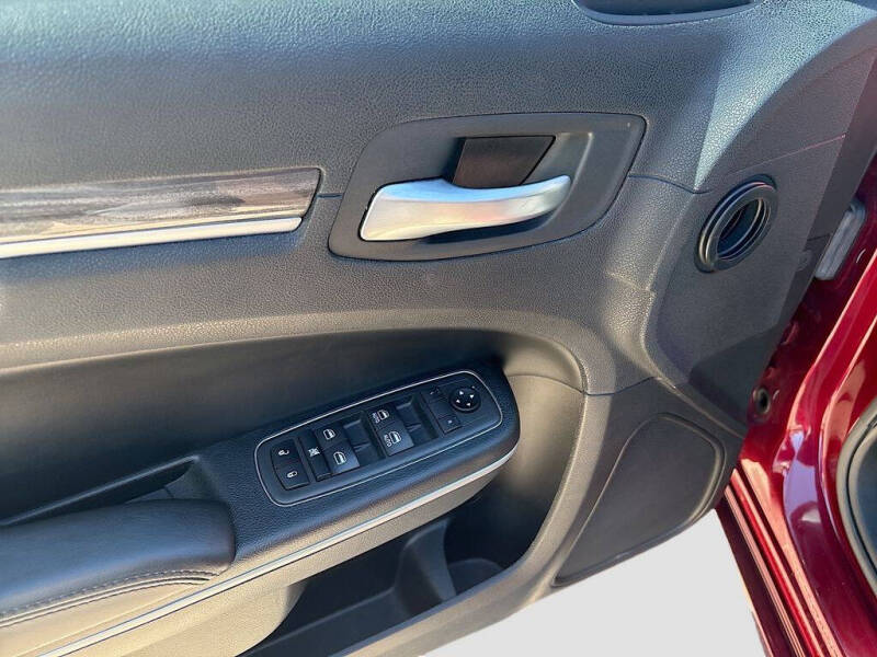 2020 Chrysler 300 Touring