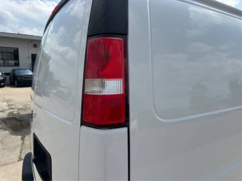 2023 GMC Savana 2500