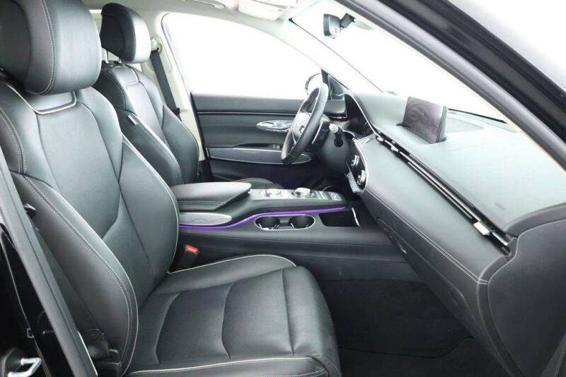 2024 Genesis GV70 2.5T Standard