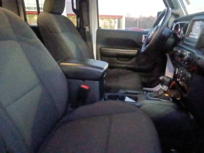 2023 Jeep Gladiator Sport