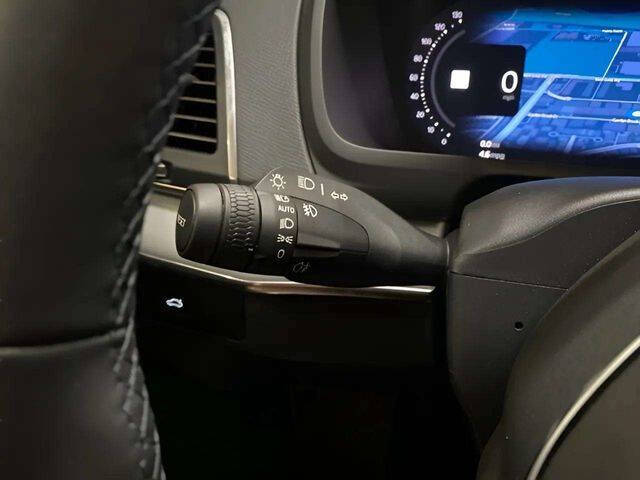 2025 Volvo XC90 B5 Core Bright Theme