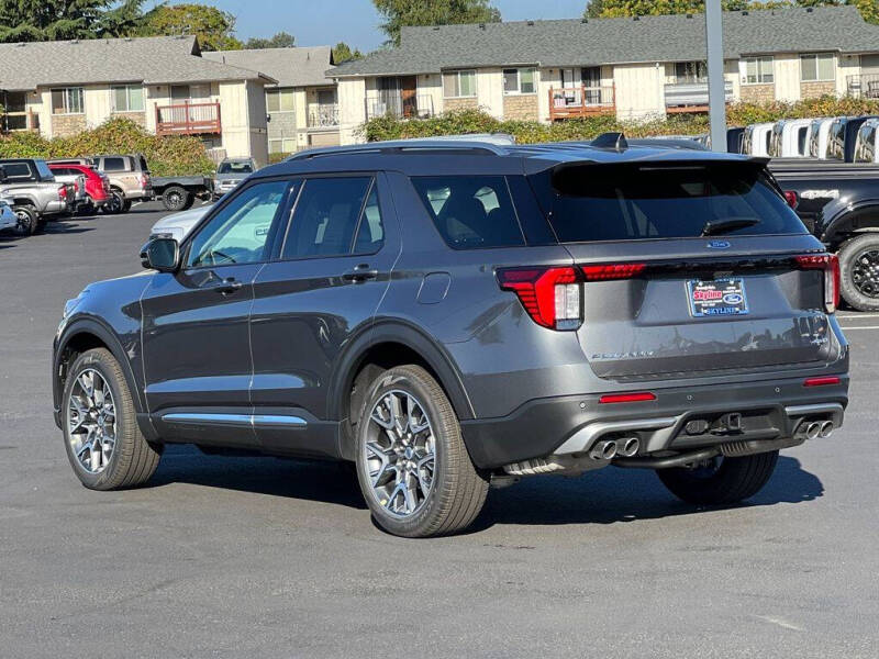 2025 Ford Explorer Platinum