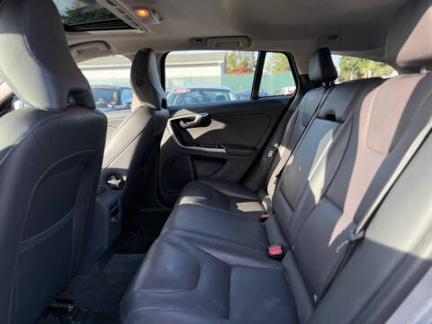 2015 Volvo V60 T5 Drive-E Platinum