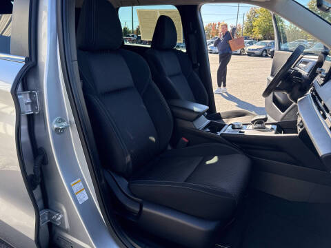 2022 Mitsubishi Outlander ES