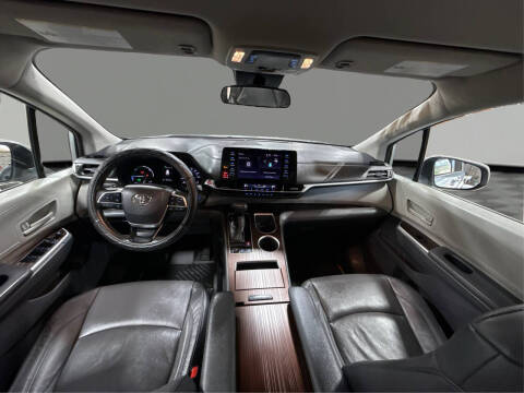 2021 Toyota Sienna LE 8-Passenger
