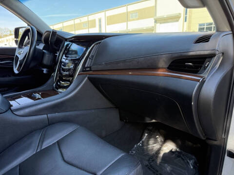 2016 Cadillac Escalade Standard