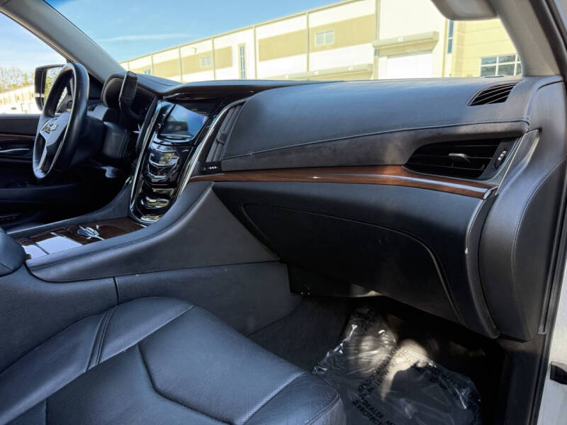 2016 Cadillac Escalade Standard