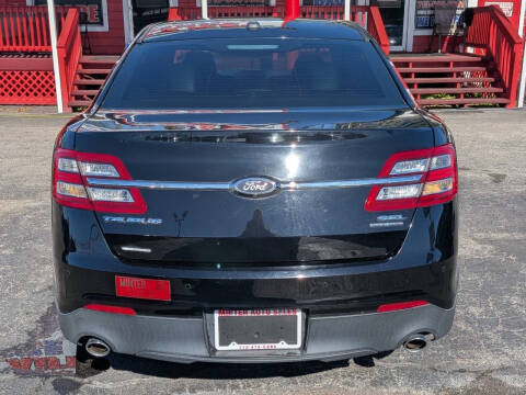 2018 Ford Taurus SEL