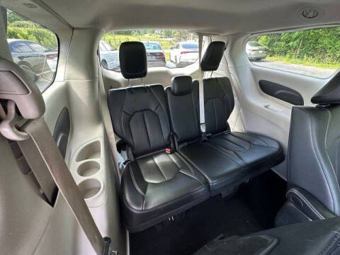 2024 Chrysler Pacifica Plug-In Hybrid Select
