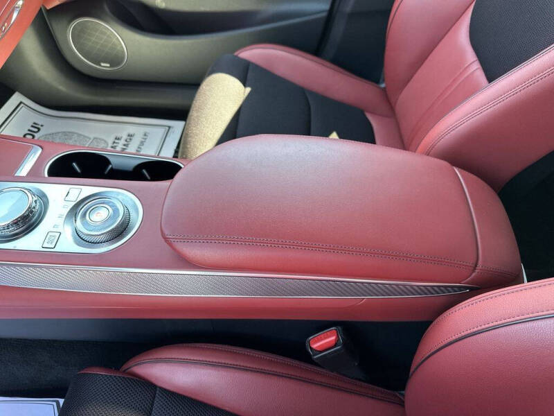 2025 Genesis GV70 2.5T Standard