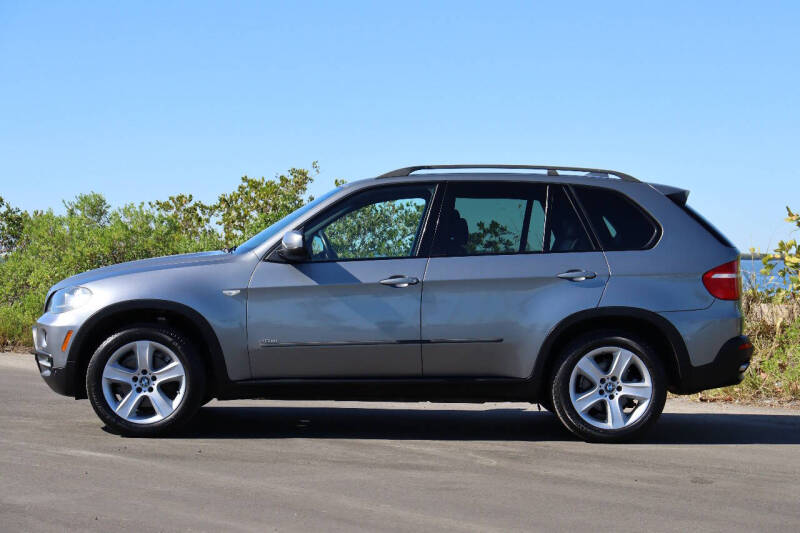 Used 2007 BMW X5 3.0si with VIN 5UXFE43577L010929 for sale in Largo, FL