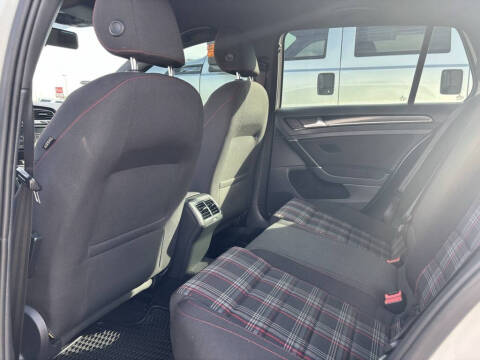 2017 Volkswagen Golf GTI S