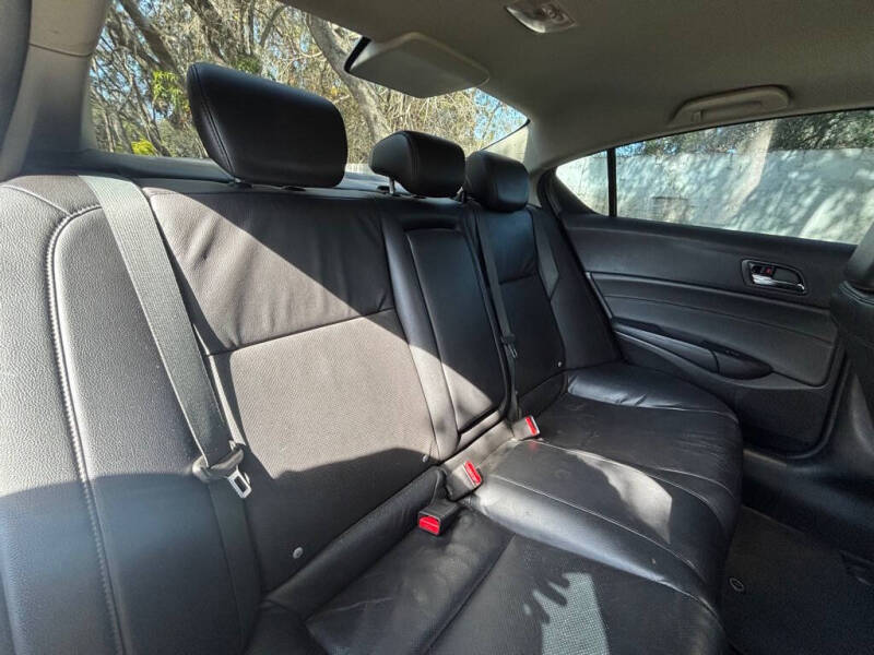 2013 Acura ILX 2.0L w/Tech