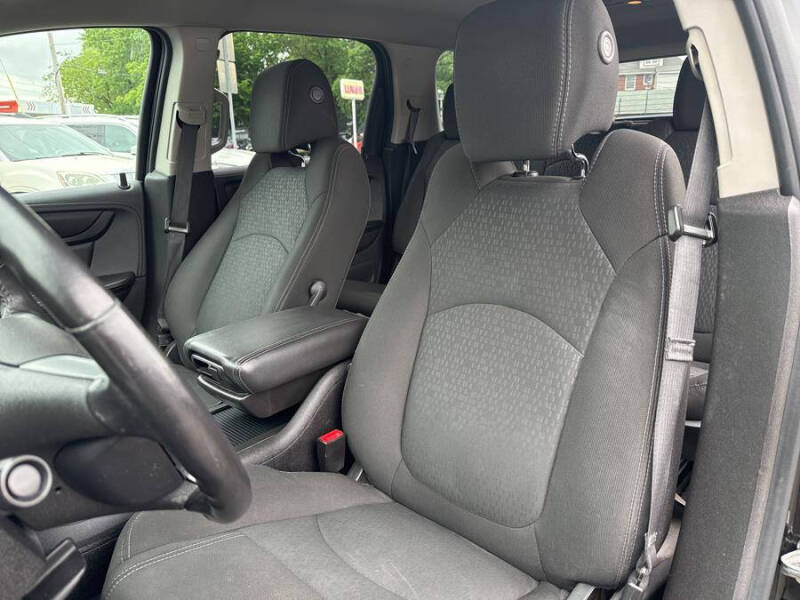 2016 GMC Acadia SLE-2