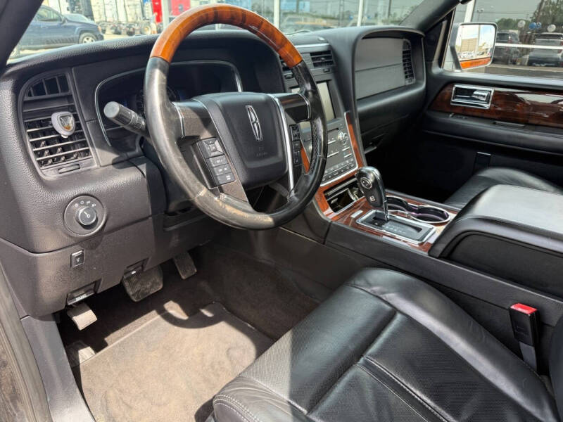 2016 Lincoln Navigator Select