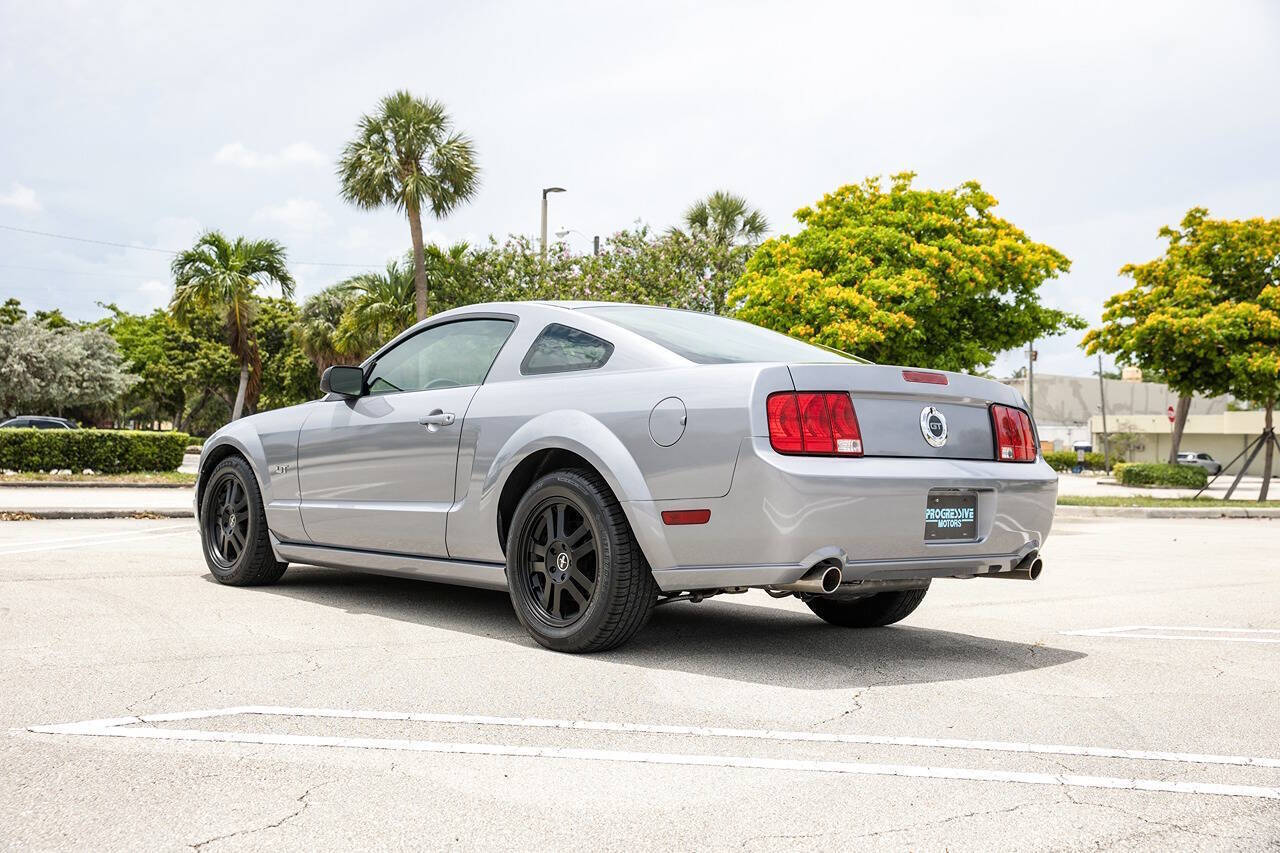 2006 Ford Mustang 14