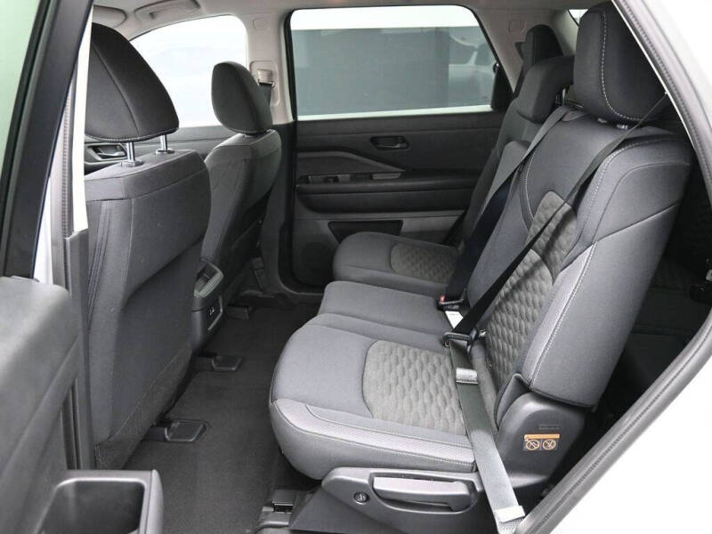 2024 Nissan Pathfinder S