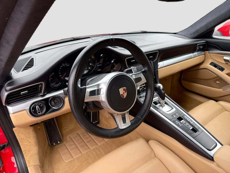 2015 Porsche 911 Carrera