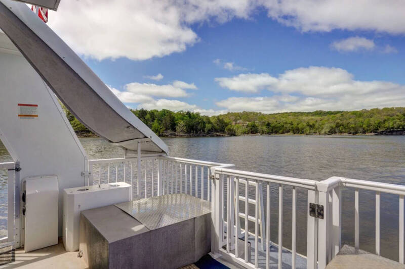 2000 FUN COUNTRY HOUSE BOAT