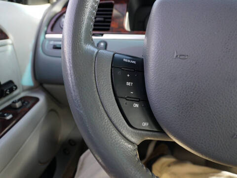 2006 Lincoln Town Car Signature