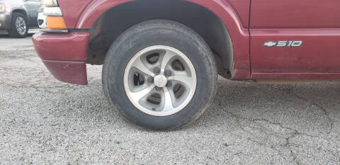 2000 Chevrolet S-10 LS