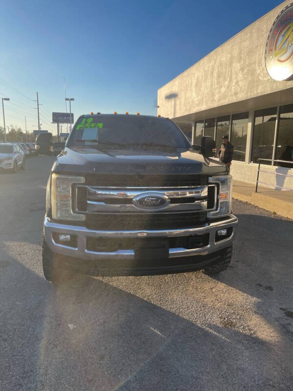 2019 Ford F-250 Super Duty XLT photo 2