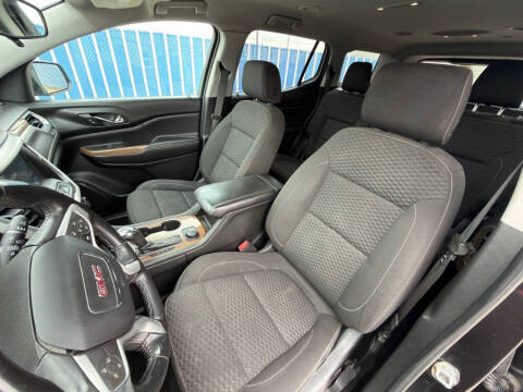 2017 GMC Acadia SLE-2