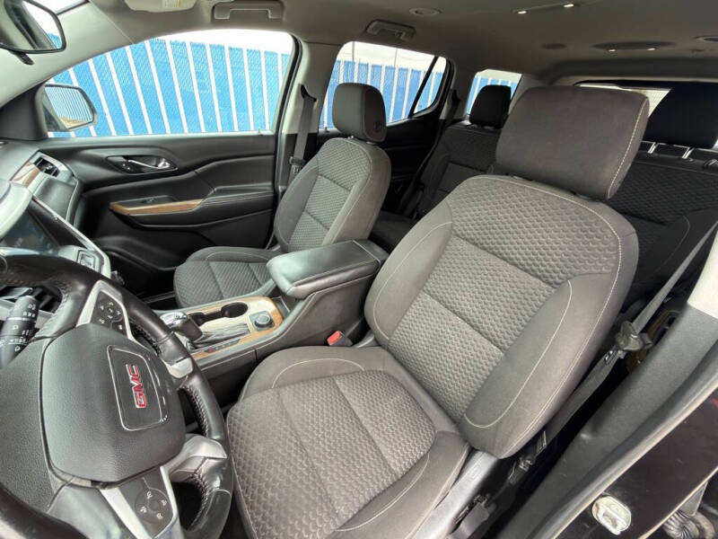 2017 GMC Acadia SLE-2