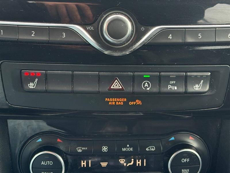 2017 Infiniti QX30 Premium