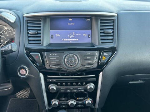 2019 Nissan Pathfinder SV