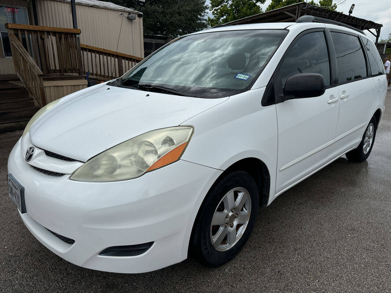 Off white 2006 Toyota Sienna CE 7 Passenger CE 7-Passenger 4dr Mini-Van 1
