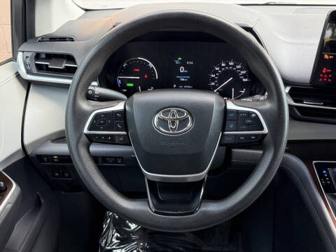 2021 Toyota Sienna LE 8-Passenger