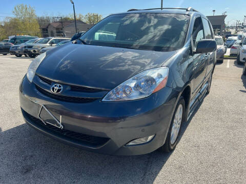2010 Toyota Sienna for sale at ELMHURST  CAR CENTER in Elmhurst IL