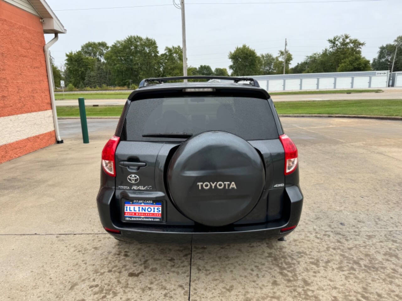 2007 Toyota RAV4 for sale at Illinois Auto Wholesalers in Tolono, IL