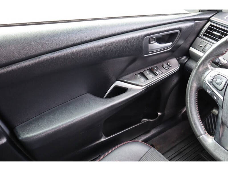 2016 Toyota Camry SE